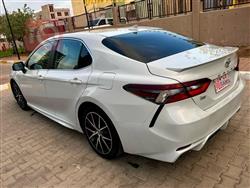 تۆیۆتا کامری